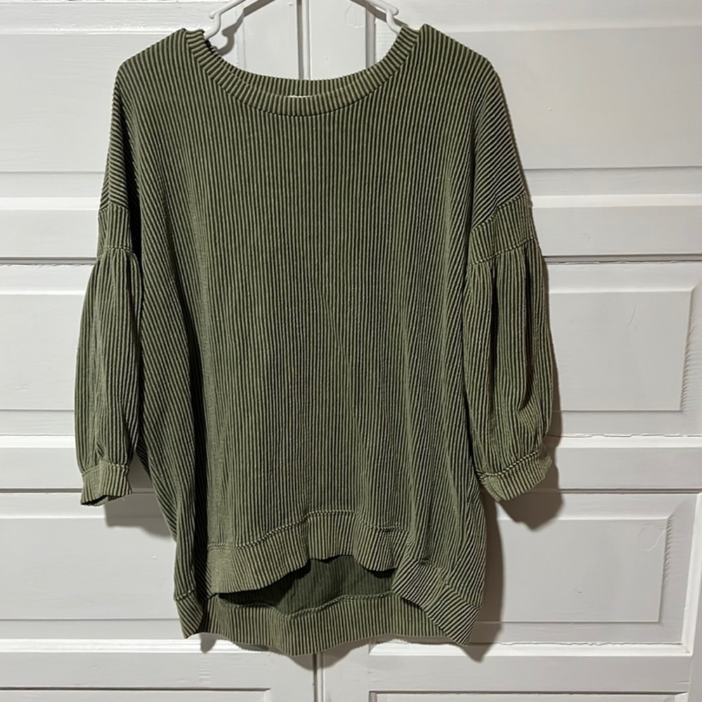 Cherish Puffed sleeve sweater- Large